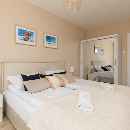 Apartament Sea Waves With Park View By Noclegi Renters Danzica Esterno foto